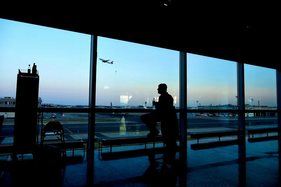Staying Connected While Traveling: Roaming, eSIMs, and Bills to Avoid